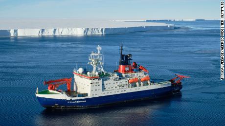 The discovery was made by a team on board the German polar research vessel, Die Polarstern vor A74.