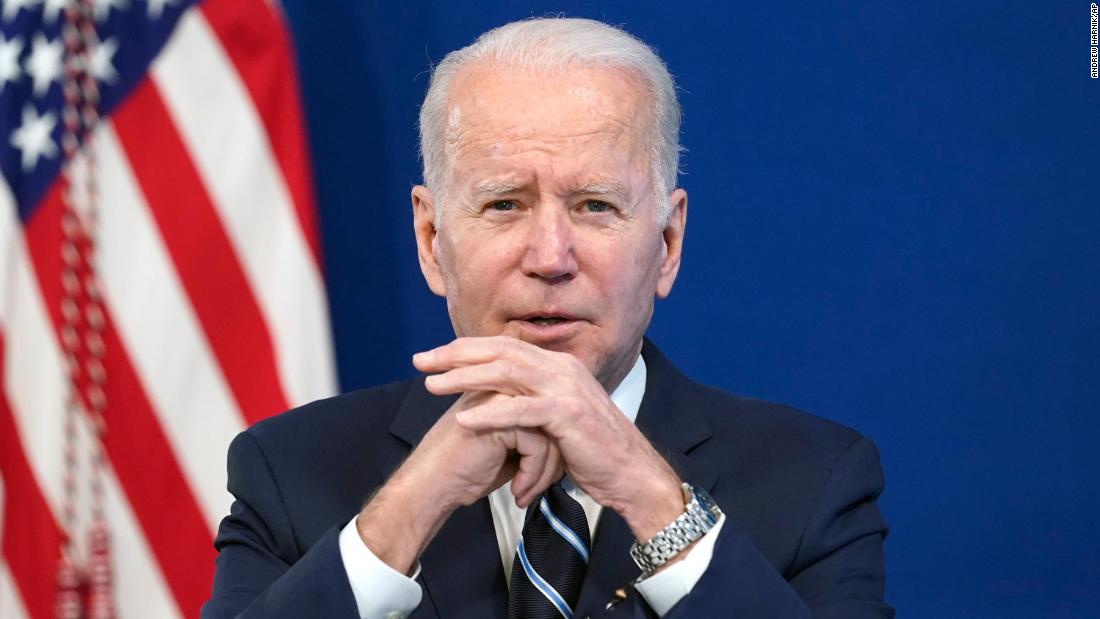 Featured image of post Biden says his administration will make free high-quality face masks available to all Americans