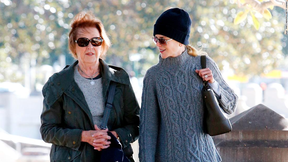 Nicole Kidman back in Australia to care for her mother