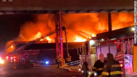 El alcalde dice que el incendio de Passaic, NJ, está contenido sin heridos importantes ni evacuaciones