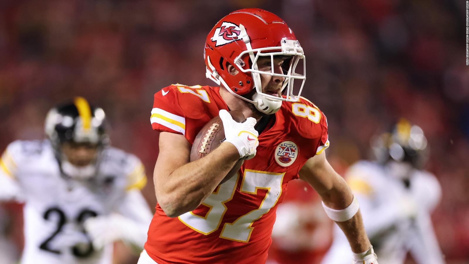 Travis Kelce's mom surprises him with question at postgame press ...