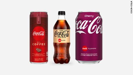 Coca-Cola met à jour le look de Coca-Cola et lance un nouveau Coca aromatisé au café. 