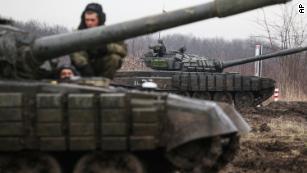 As tensões são altas na fronteira da Ucrânia com a Rússia.  Aqui está o que você precisa saber