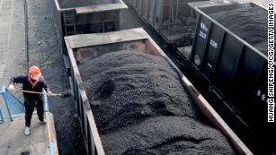 China extrajo una cantidad récord de carbón en 2021. Podría producir aún más este año