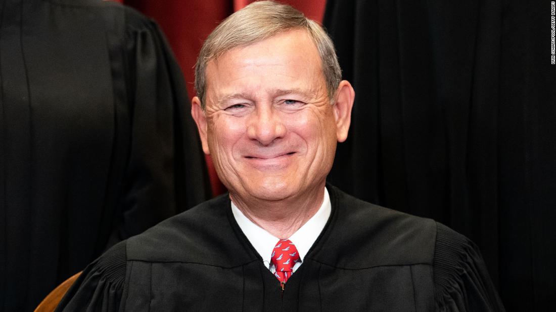 Der Oberste Richter John Roberts kritisiert gemeinsam mit den Liberalen den „Schattenfall“, da das Gericht die EPA-Regel aus der Trump-Ära wieder einführt