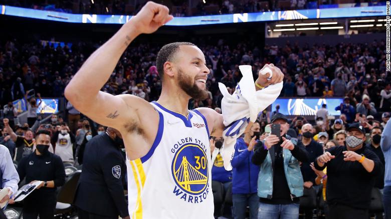 ‘It’s about time I made one’: Steph Curry hits first career buzzer-beater to lift Warriors to win
