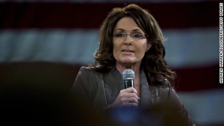 Sarah Palin cena en el restaurante dos días después de que se revelara que había dado positivo por Covid-19