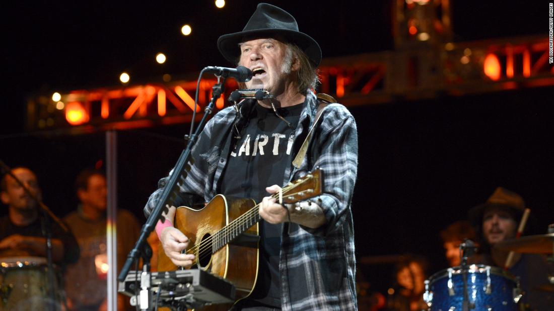 Spotify sagt, dass es Neil Young Music entfernen wird, sagen Berichte