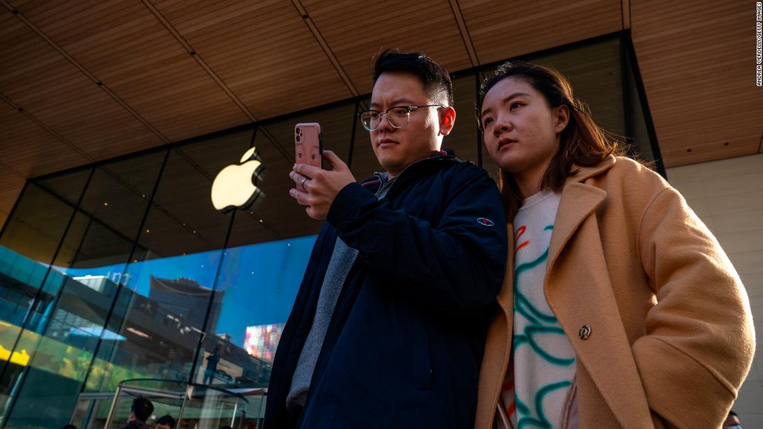 Apple is back on top in smartphone sales worldwide after a record win in China