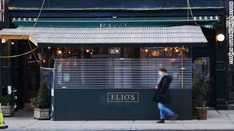 Uma vista externa do restaurante Elio & # 39; no Upper East Side de Manhattan.