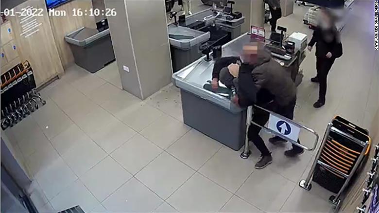 See off-duty cop take down attempted armed robber