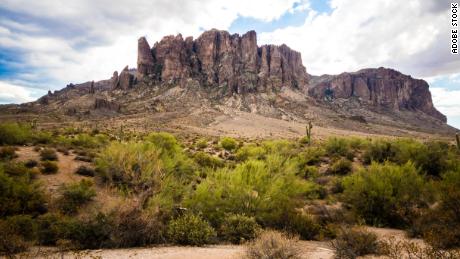 Arizona hiker died at 700ft trying to take photo