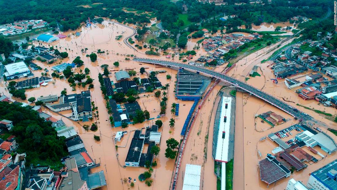 Potvyniai Brazilijoje: daugiau nei 20 žmonių žuvo dėl smarkių liūčių, kurios sukėlė potvynius ir nuošliaužas