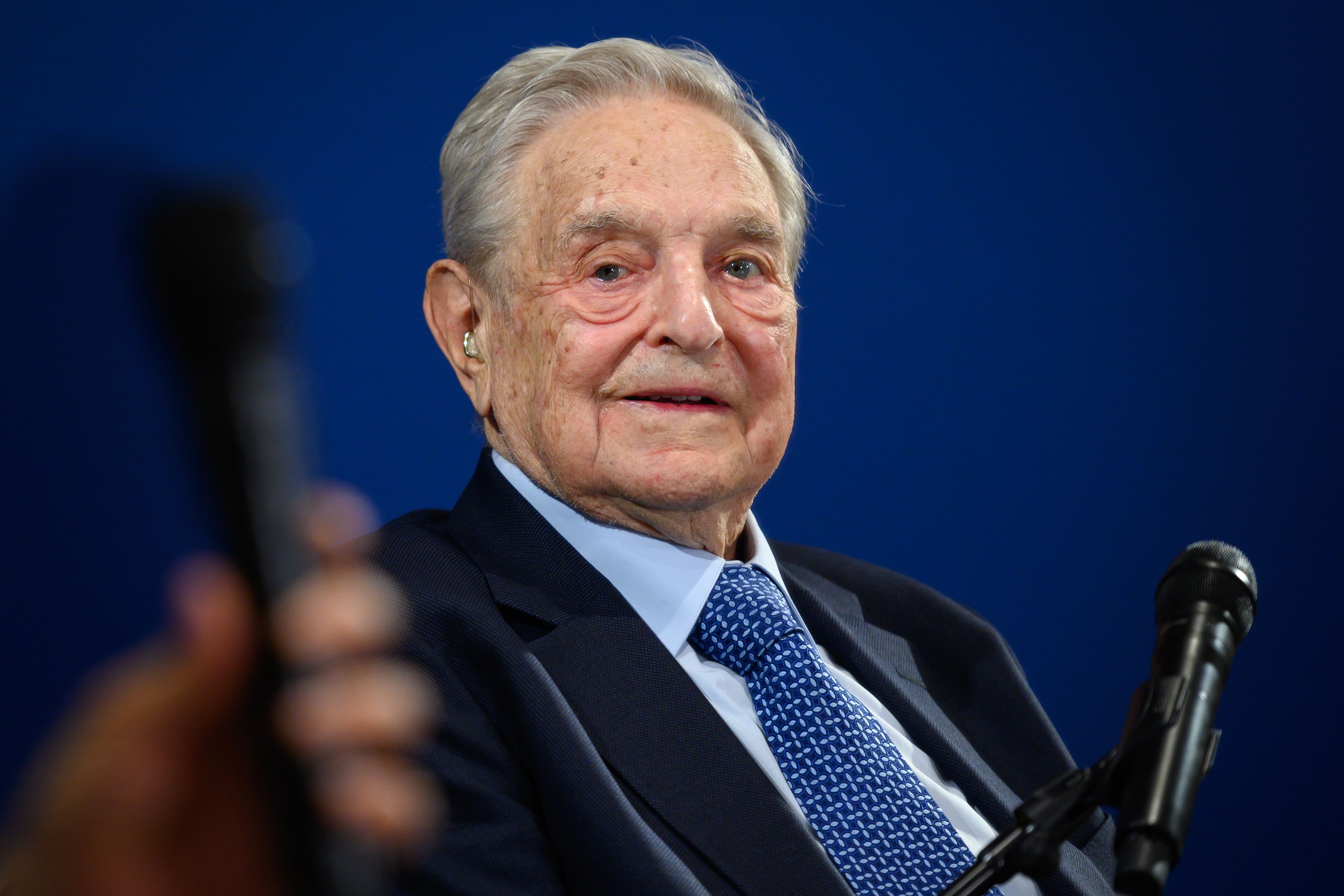 Qui n es George Soros y por qu los republicanos lo atacan