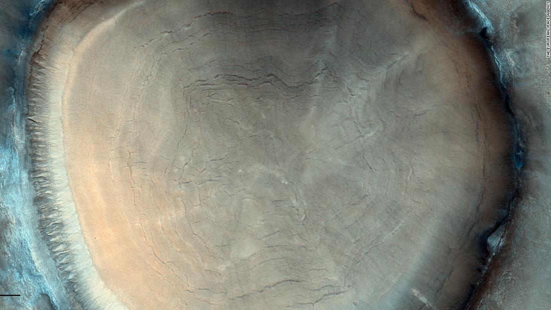 Rings in 'tree stump' crater found on Mars illuminate red planet's past climate