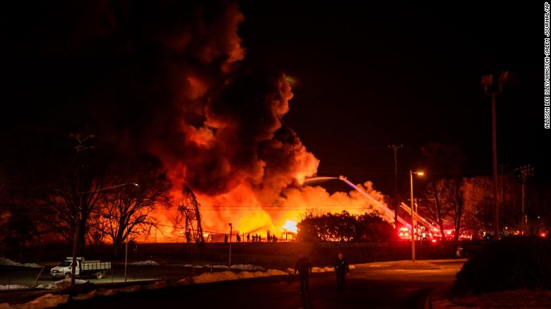 6,000 urged to evacuate as North Carolina fertilizer plant fire threatens an ammonium nitrate explosion