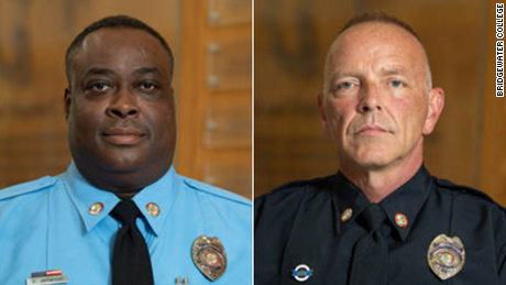 कैंपस सुरक्षा अधिकारी जे जे जेफरसन, बाएं, और परिसर पुलिस अधिकारी जॉन पेंटर
