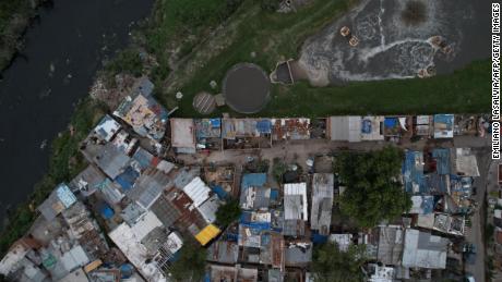 Police carried out a raid looking for adulterated cocaine in Puerta 8 shantytown, Buenos Aires province, on February 2. 