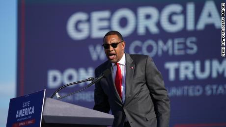 Vernon Jones, Georgia gubernatorial candidate, speaks to a crowd at a rally featuring former President Donald Trump in September 2021 in Perry, Georgia. 