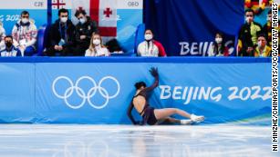 美国出生的花样滑冰运动员朱毅在奥运首秀中遭遇攻击