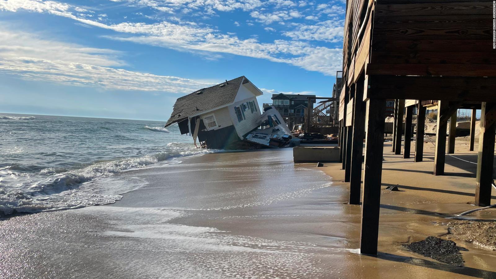 North Carolina Beachfront Home Crumbles Into Ocean - CNN