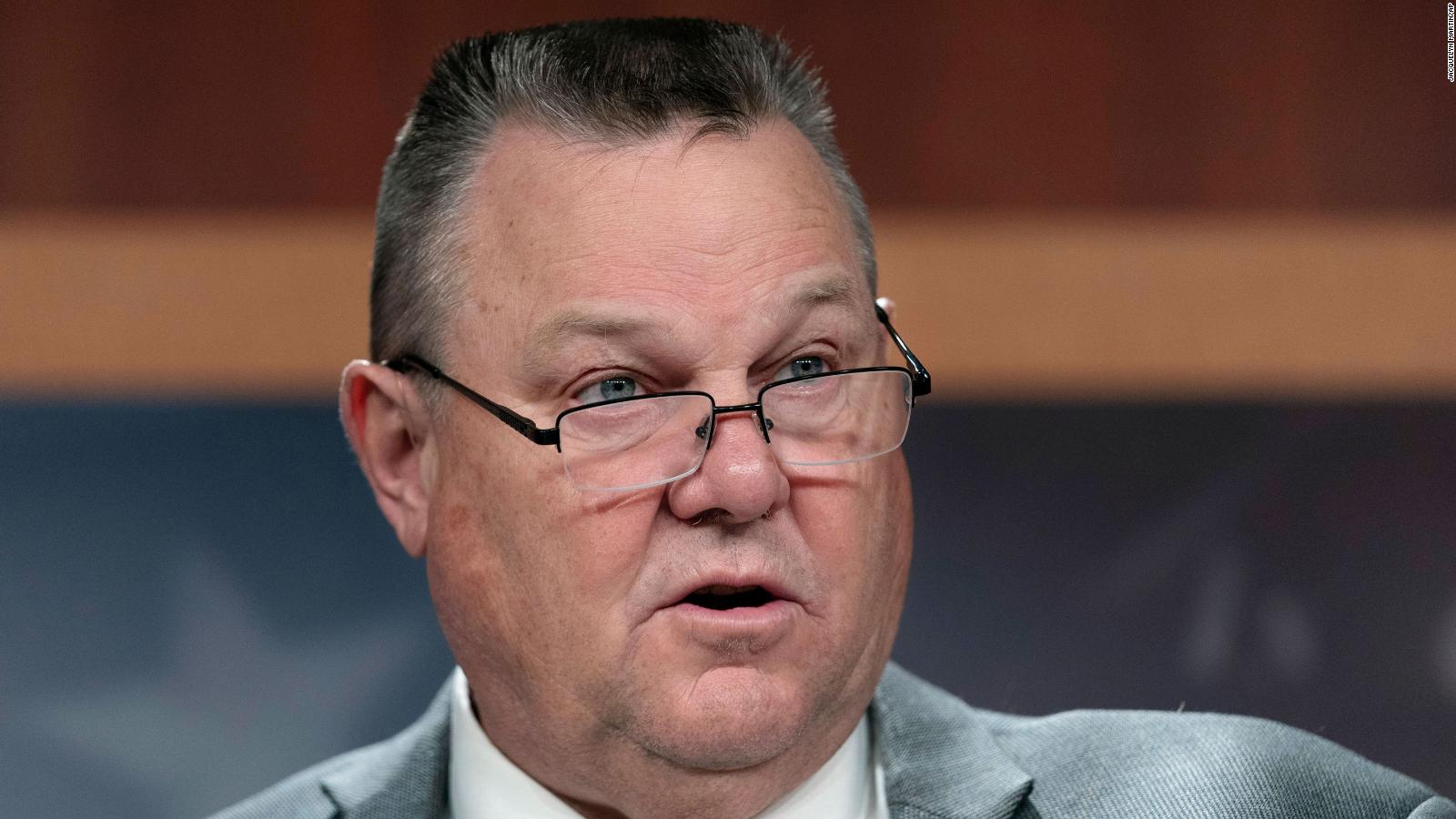 Jon Tester addressing an audience