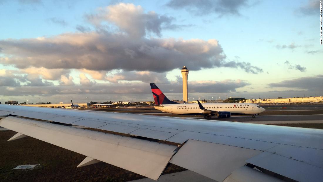 With thousands of flights canceled, Buttigieg privately urges airline CEOs to improve