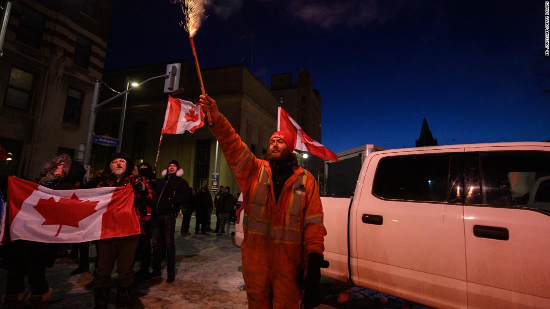 A key border crossing between the US and Canada remains impeded after police moved to clear protesters. Now officials are planning their next steps