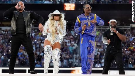 The Super Bowl halftime show brought all the hip-hop heat