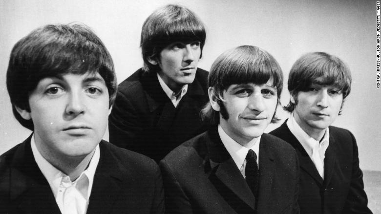 The Beatles: exhiben un raro cuaderno que contiene excepcionales ...