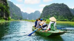 Vietnam eyes full reopening to international tourists from next month