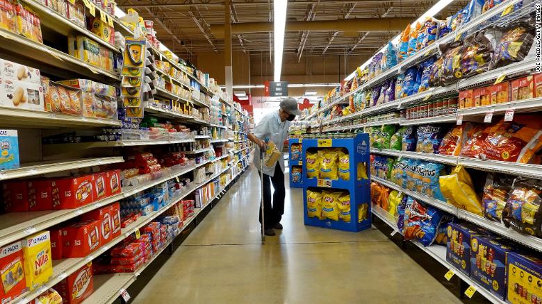 US consumer prices will rise by 7% in 2022, says ratings firm