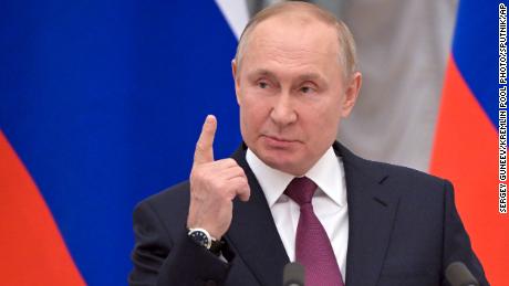 Zelensky: Publicize potential sanctions against Russia, ahead of possible invasion