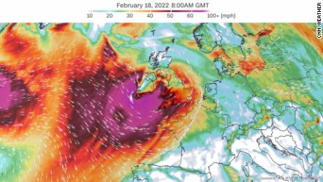 La modellazione meteorologica al computer mostra che forti raffiche di vento colpiranno il Regno Unito venerdì.