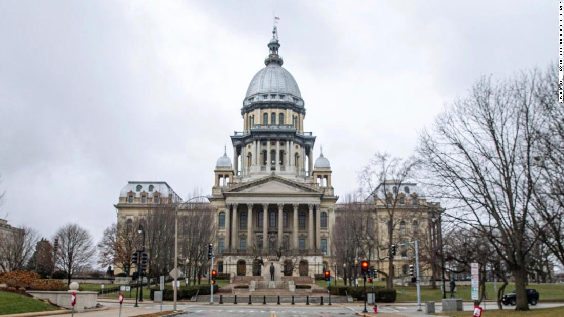 Illinois House Democrats vote to remove unmasked Republicans from state chamber