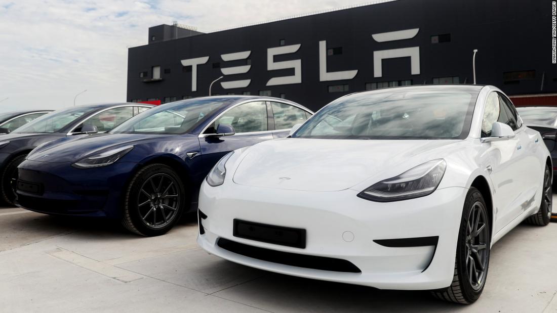 Tesla plunges seven spots in annual Consumer Reports ranking – CNN