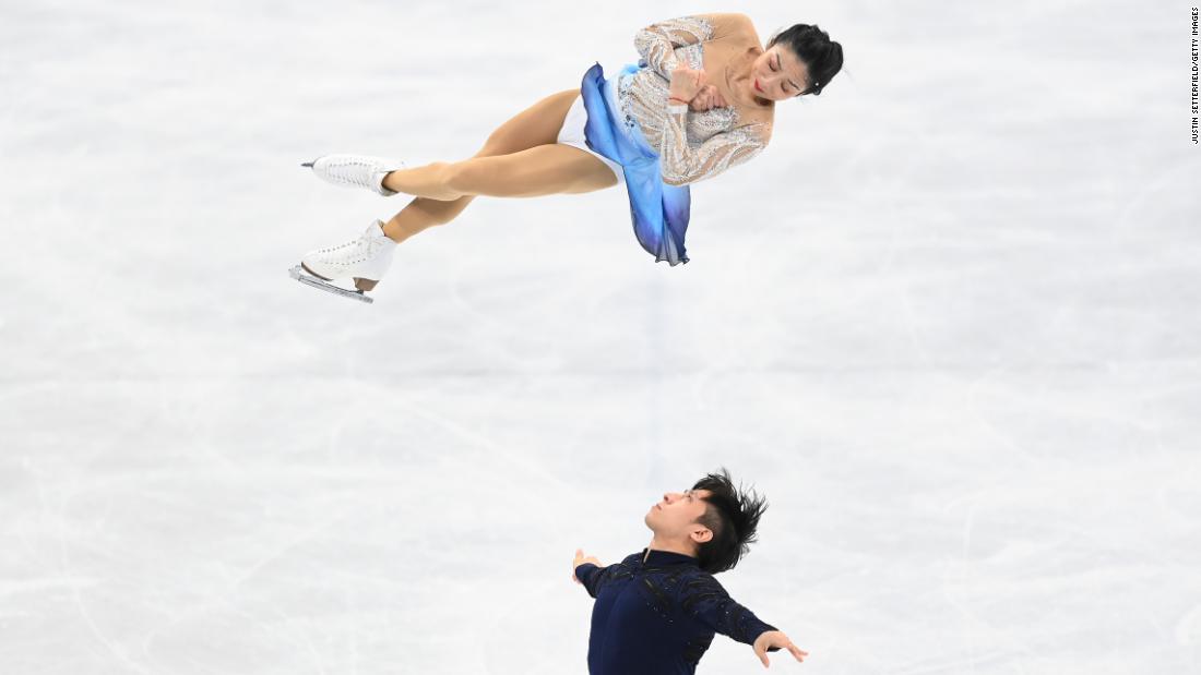 China's Sui Wenjing and Han Cong win gold in pairs figure skating