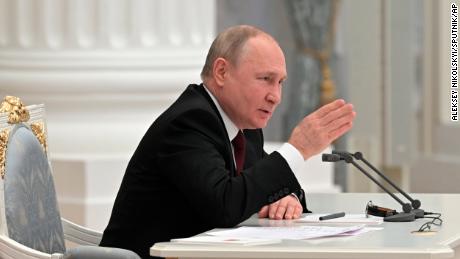 Putin recognizes separatist territories in eastern Ukraine, marking sharp escalation in crisis