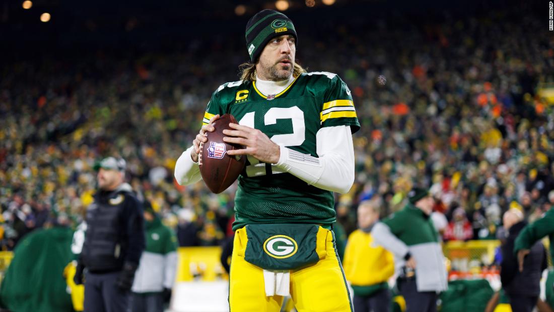 Aaron Rodgers apologizes to ‘loved ones’ that got caught ‘in the middle of’ Covid-19 comments controversy – CNN