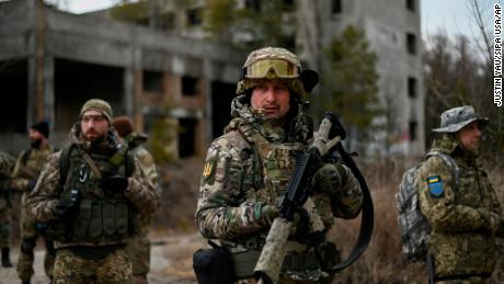 Ukraine to bring in state of emergency amid Russia tensions