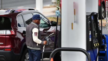 Oil tops $100: When will you see $4 a gallon gas in your state?