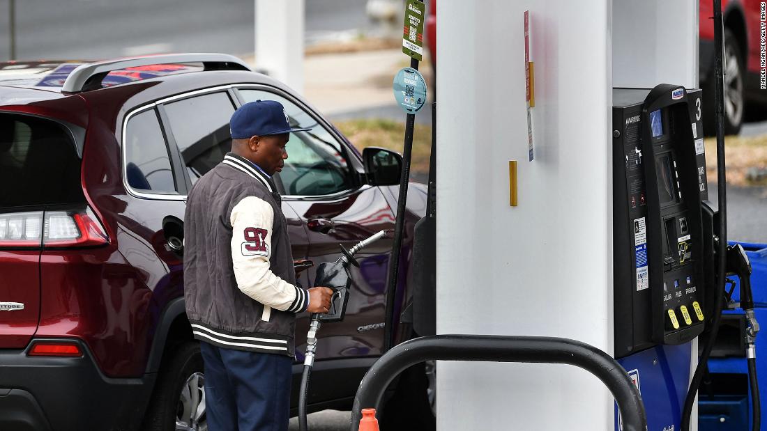 Oil tops $100: When will you see $4 a gallon gas in your state?