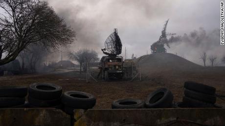 Mariupol, die wichtigste Stadt unter Belagerung, während Russland seinen Einfluss auf die Südukraine festigt