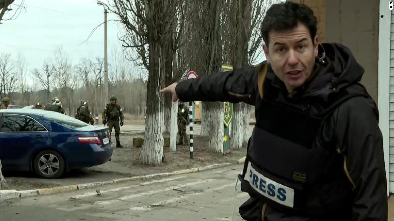 Video Cnn Reporter Shows Just How Close Russian Forces Are To Ukraine Capital Cnn Video