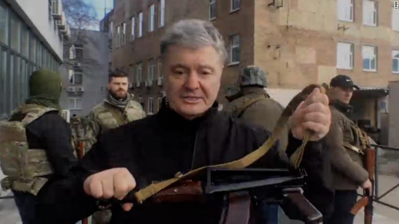 Former Ukrainian president is on the streets with a rifle 