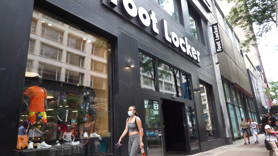 Foot Locker’s stock tumbles because Nike wants to go on its own