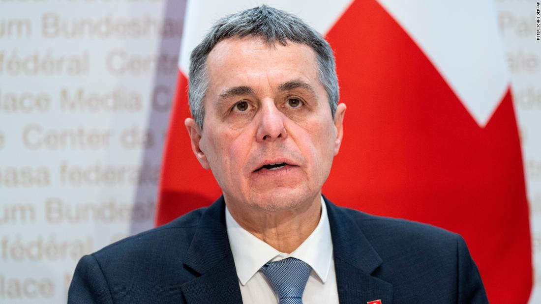 Šveice atsakās no neitralitātes, lai ieviestu sankcijas pret Krieviju un Putinu