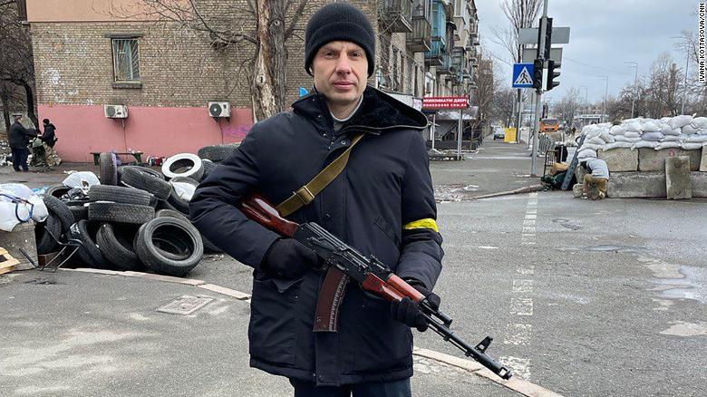 Oleksiy Goncharenko -- a member of Ukraine&#39;s parliament -- mans a checkpoint in Kyiv on Tuesday, March 1.