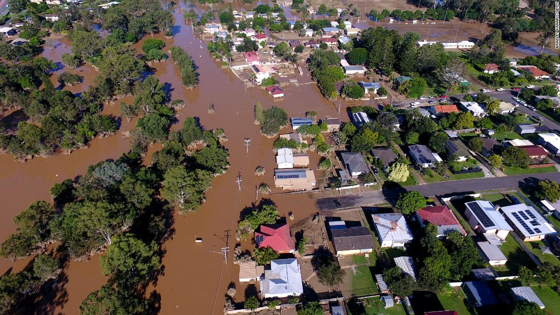 Food Australia: Úsilí o pomoc a záchranu pokračuje, zatímco se Sydney připravuje na silný déšť