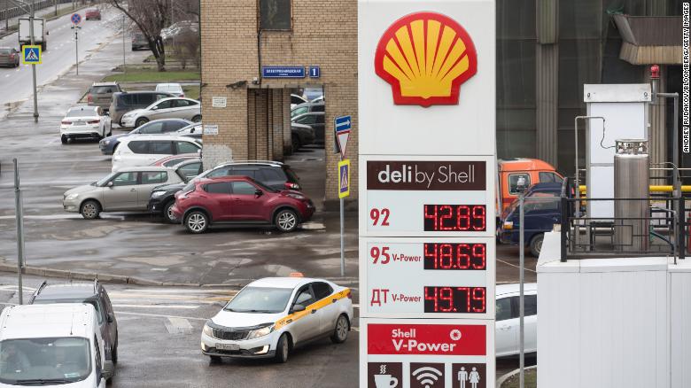Một trạm nhiên liệu của Shell  tại Moscow năm 2020. Ảnh: CNN.